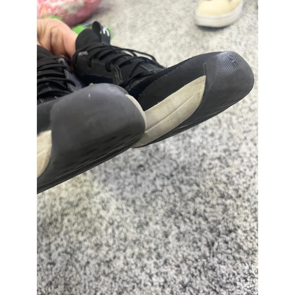 On Running Cloudsurfer CloudTec Phase Black White Kids 4 Athletic Sneakers Shoes